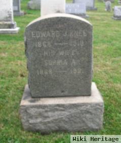 Edward J Knee