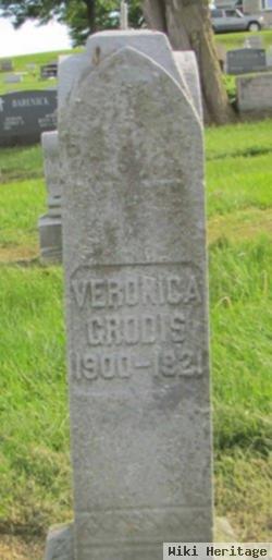 Veronica Grodis