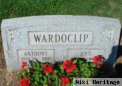 Anthony Wardoclip