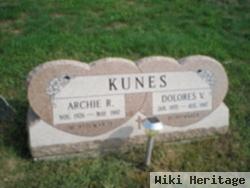 Archie R Kunes