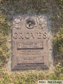 Miles R Groves