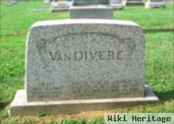 Grace Van Divere