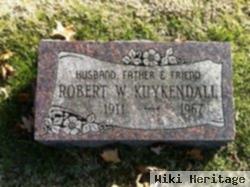 Robert W Kuykendall