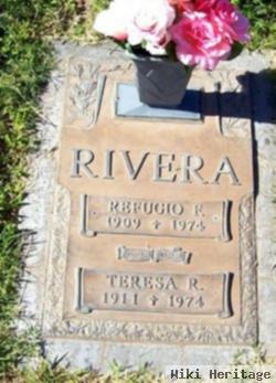 Teresa R Rivera
