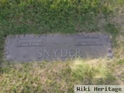 Mary E Snyder