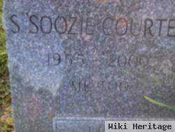 S Soozie Courter