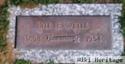 Lyle Everett Wells