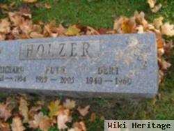 Ruth Holzer