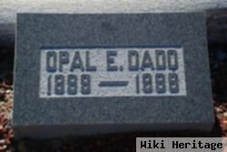 Opal E Dado