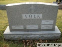 James E "jim" Volk, Jr