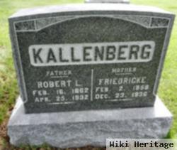 Robert L Kallenberg