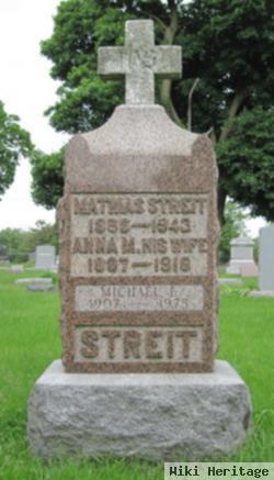 Anna Maria Tossing Streit