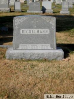 Gertrude L Rickelmann