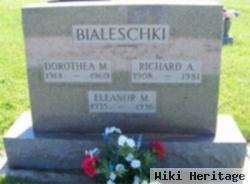 Dorthea M Bialeschki