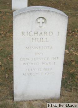 Richard J Hull