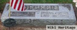 Sgt Richard E Decker