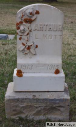 Arthur L Mott