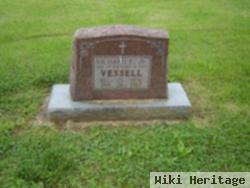 Richard E Vessell, Jr