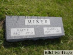 Daniel L Miner