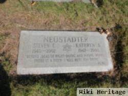 Steven C Neustadter