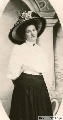 Elverna Higbee Totten