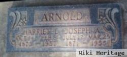 Harriet L Arnold