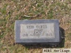 Veto Curtis