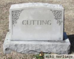 Evelyn M Cutting