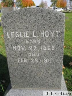 Leslie L Hoyt