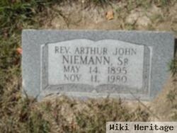 Rev Arthur John Niemann, Sr