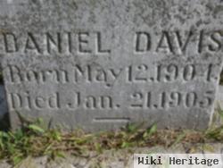 Daniel Davis