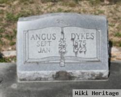 Angus Jefferson "buddy" Dykes