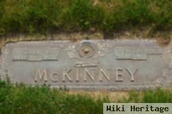 Robert L Mckinney