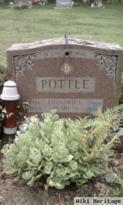 Leonard S Pottle