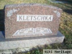Edward L Kletschka