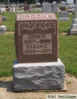 Sarah E Crooks