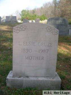 L Elsie Cruze