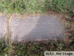 Julia E Kurth