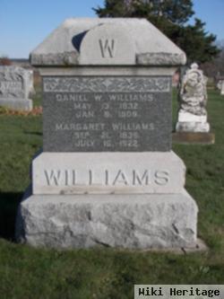 Daniel W Williams