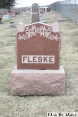 Leroy P Fleske