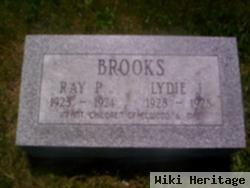 Lydie J Brooks