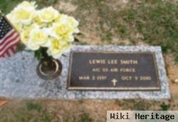 Lewis Lee Smith