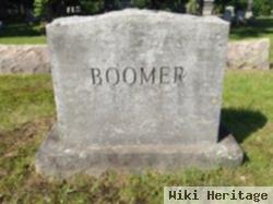 Ellen H Boomer