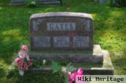 Dorothy E Gates