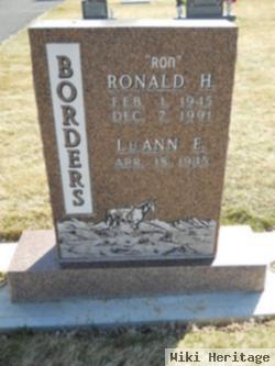 Ronald Hinkle "ron" Borders