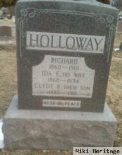 Ida E Holloway