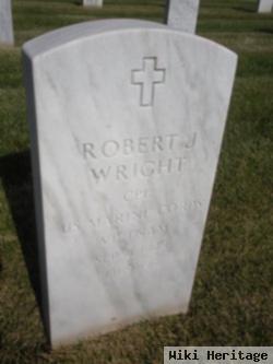 Robert J Wright