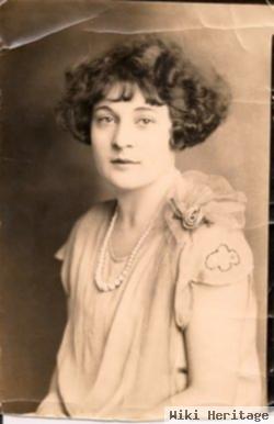 Pauline Nell "polly" Hoover Roberts