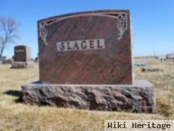 Maggie E Slagel