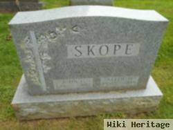 Nellie Skope